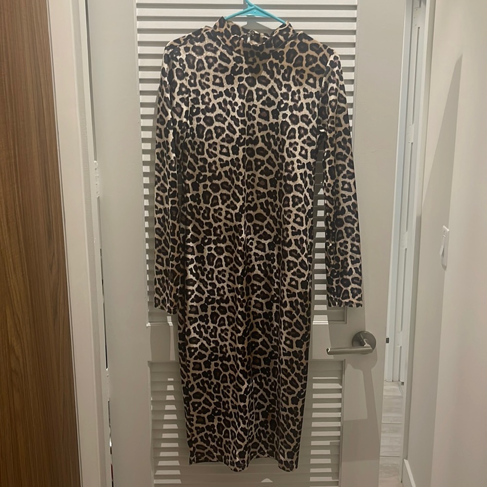 Cheetah longsleeve dress